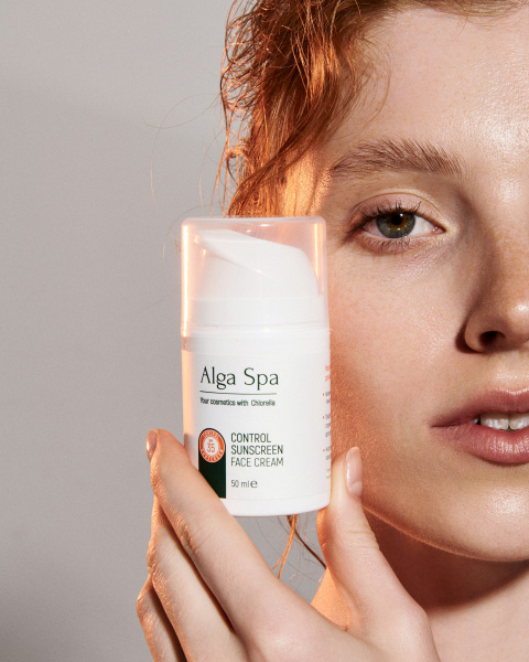 CОЛНЦЕЗАЩИТНЫЙ КРЕМ ДЛЯ ЛИЦА, ШЕИ И ЗОНЫ ДЕКОЛЬТЕ на основе живой суспензии микроводоросли Chlorella CONTROL SUNSCREEN FACE CREAM, 50 ml  Alga Spa
